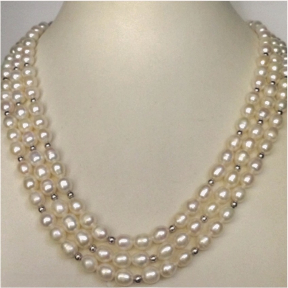 Elegant Pearl and Silver Necklace